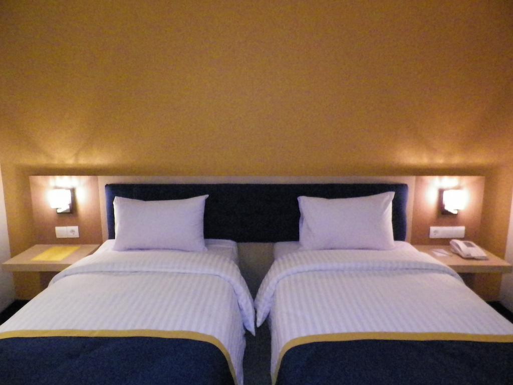 D'Best Hotel Pasar Baru Bandung Chambre photo