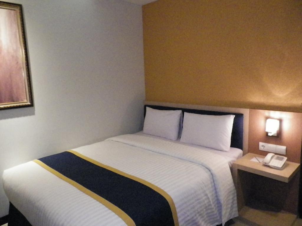 D'Best Hotel Pasar Baru Bandung Extérieur photo